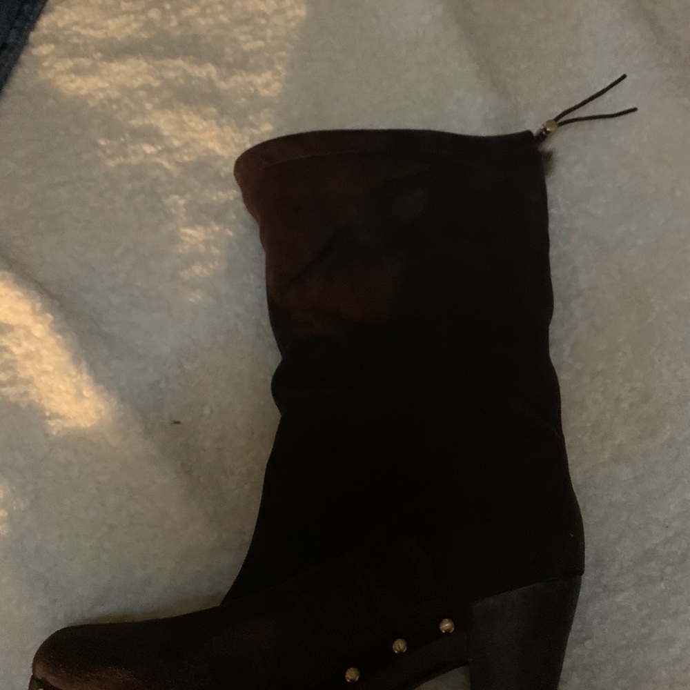 Boots - Picture 4 of 6
